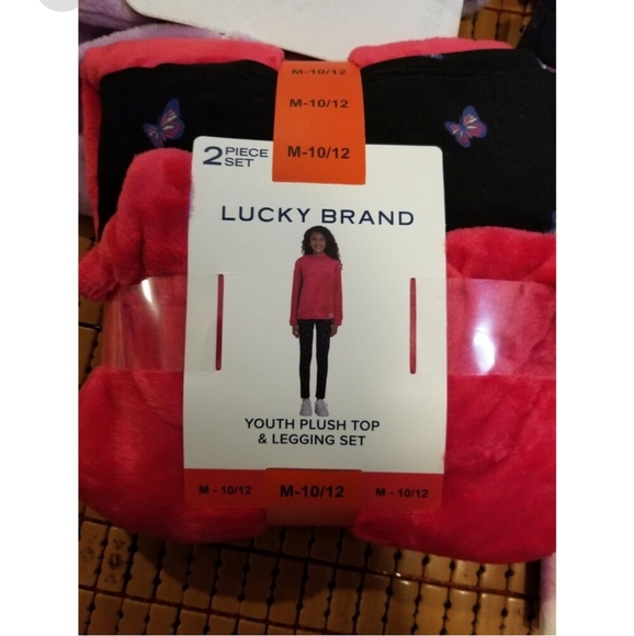 Girls plush tops, leggings, long sleeve,etc bundle lot - Picture 5 of 9